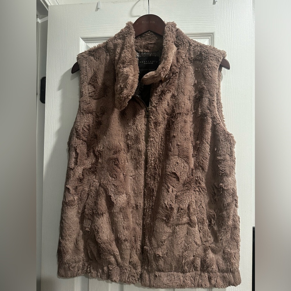Sanctuary Plush Faux-Fur Sleeveless Vest in Taupe Brown